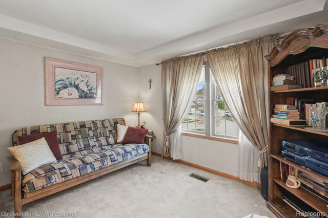 252 Stratford Lane, Orion Charter Township, MI 48360
