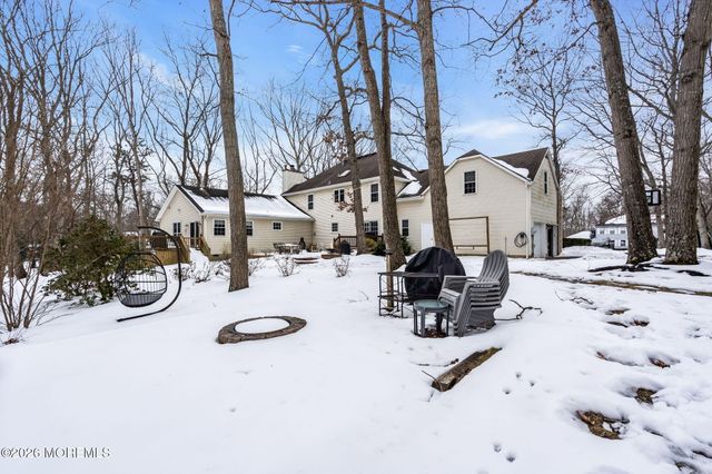 31 Pitney Lane, Jackson, NJ 08527