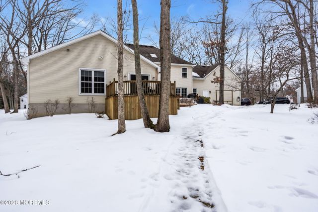 31 Pitney Lane, Jackson, NJ 08527