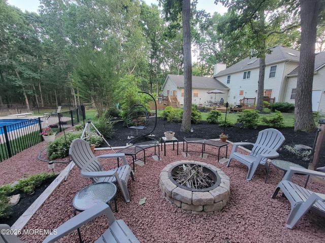 31 Pitney Lane, Jackson, NJ 08527