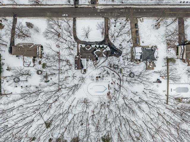 31 Pitney Lane, Jackson, NJ 08527