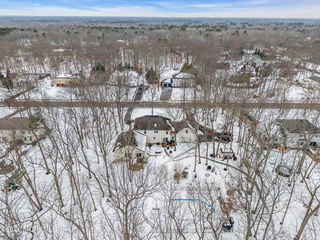 31 Pitney Lane, Jackson, NJ 08527