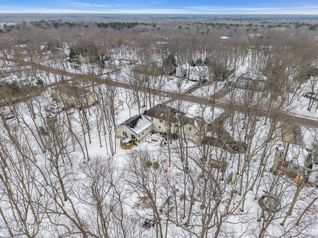 31 Pitney Lane, Jackson, NJ 08527