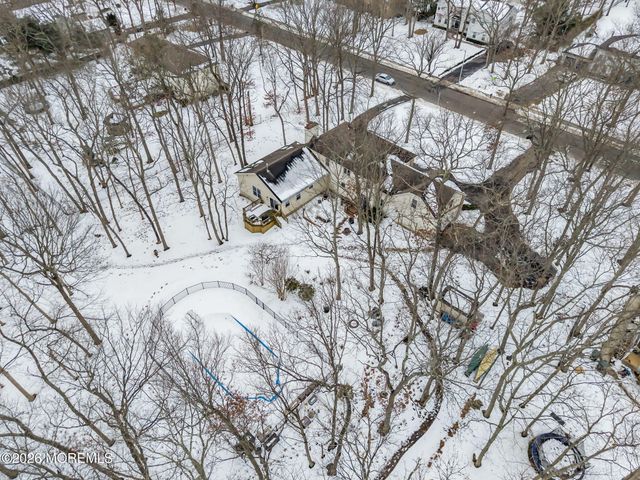 31 Pitney Lane, Jackson, NJ 08527