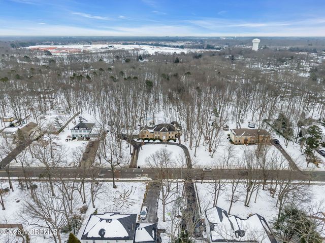 31 Pitney Lane, Jackson, NJ 08527