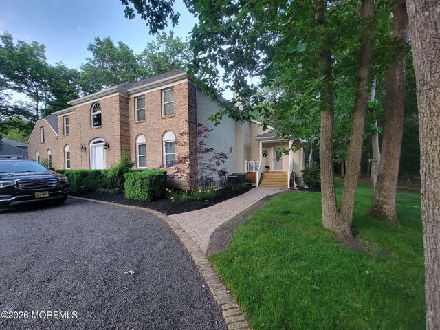31 Pitney Lane, Jackson, NJ 08527