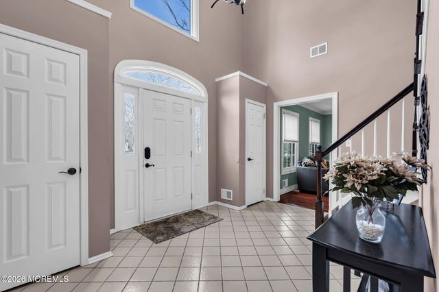 31 Pitney Lane, Jackson, NJ 08527