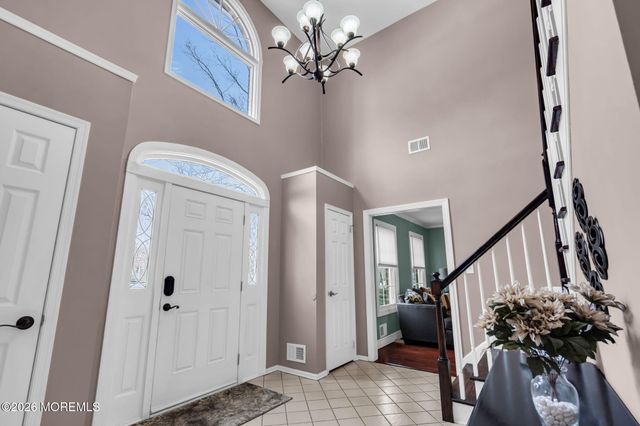 31 Pitney Lane, Jackson, NJ 08527