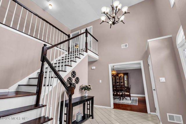 31 Pitney Lane, Jackson, NJ 08527