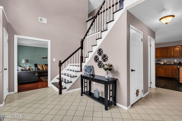 31 Pitney Lane, Jackson, NJ 08527