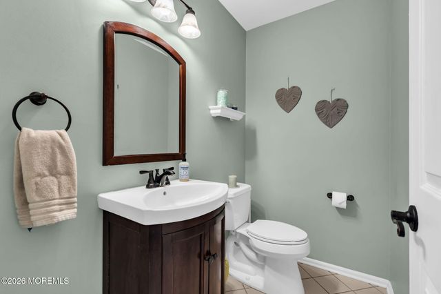 31 Pitney Lane, Jackson, NJ 08527