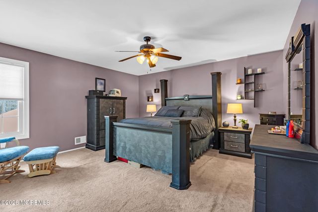 31 Pitney Lane, Jackson, NJ 08527