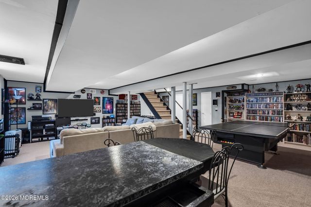 31 Pitney Lane, Jackson, NJ 08527