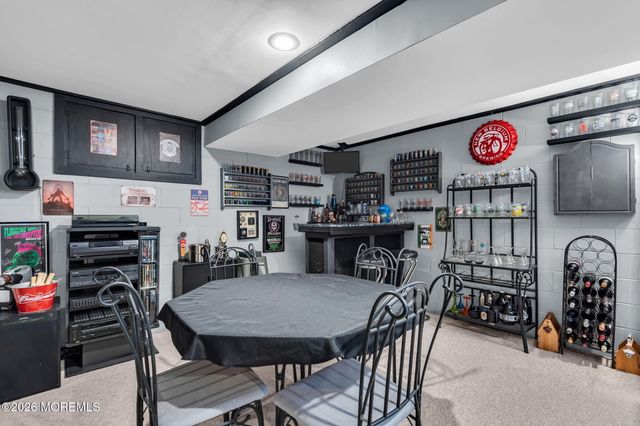 31 Pitney Lane, Jackson, NJ 08527