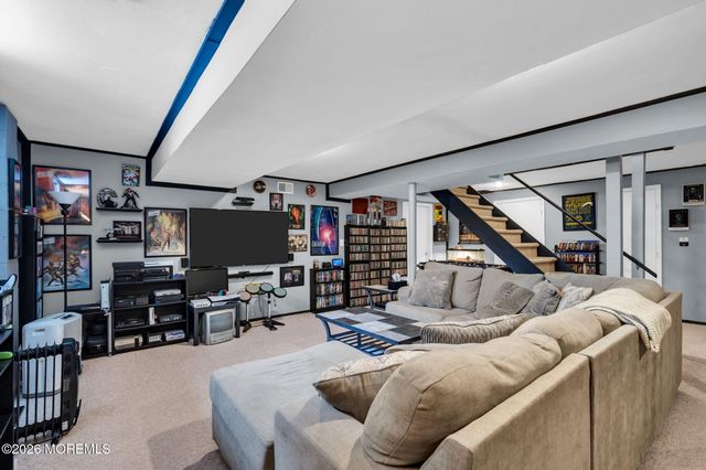 31 Pitney Lane, Jackson, NJ 08527