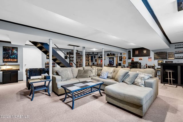 31 Pitney Lane, Jackson, NJ 08527