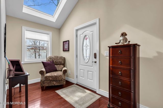 31 Pitney Lane, Jackson, NJ 08527