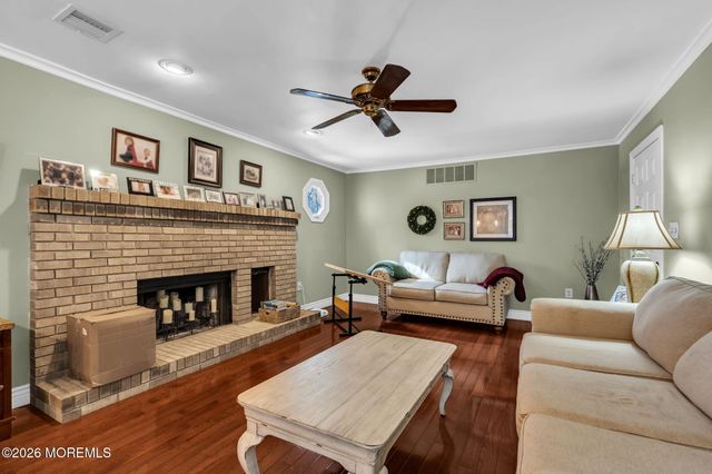 31 Pitney Lane, Jackson, NJ 08527