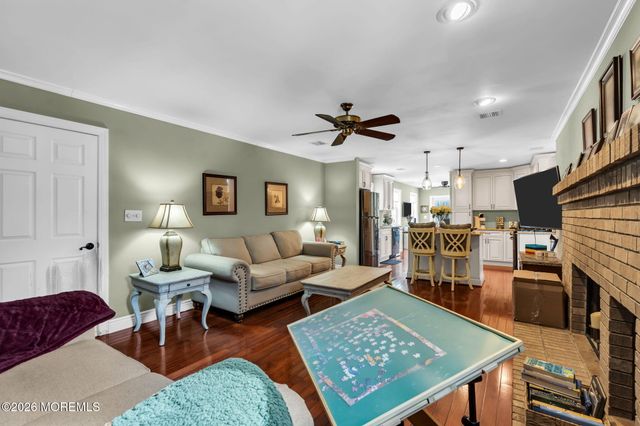 31 Pitney Lane, Jackson, NJ 08527