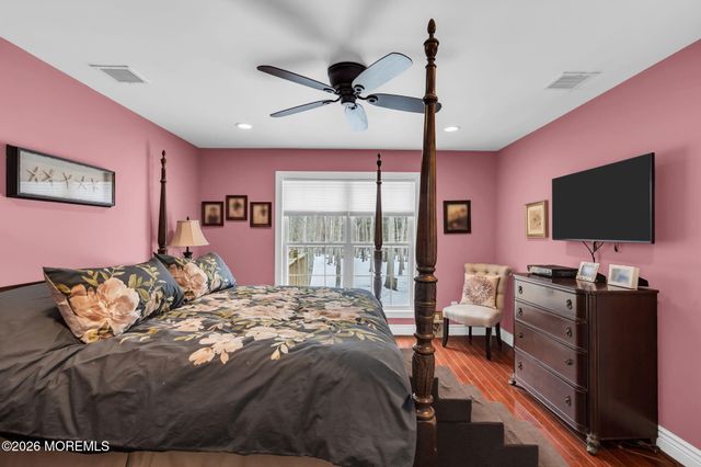 31 Pitney Lane, Jackson, NJ 08527