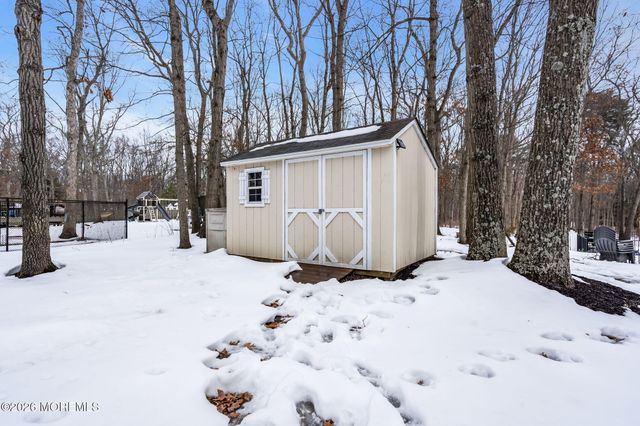 31 Pitney Lane, Jackson, NJ 08527