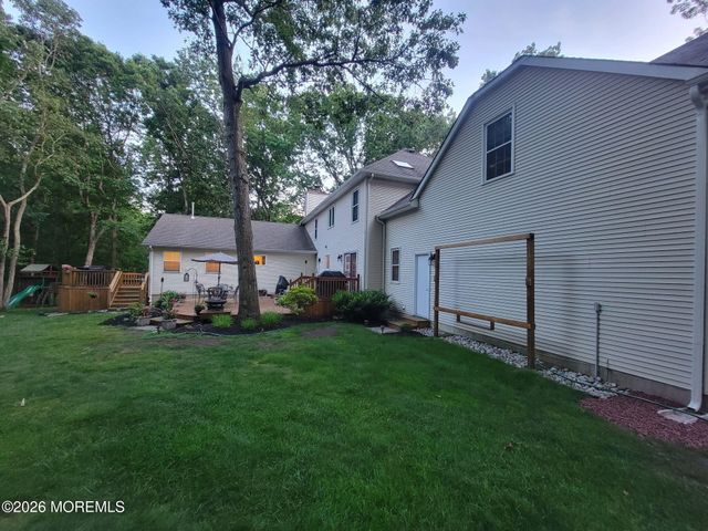 31 Pitney Lane, Jackson, NJ 08527