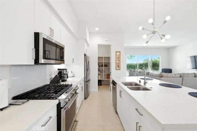3345 Ambassador Drive, Palm Springs, CA 92262