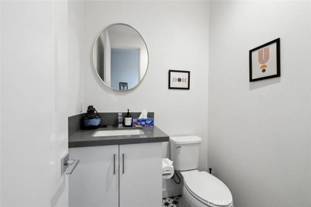 3345 Ambassador Drive, Palm Springs, CA 92262