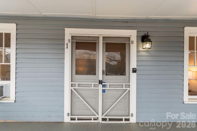 33 Vance Avenue, Black Mountain, NC 28711