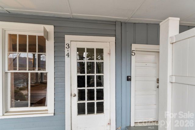 33 Vance Avenue, Black Mountain, NC 28711