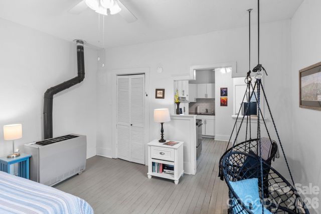 33 Vance Avenue, Black Mountain, NC 28711