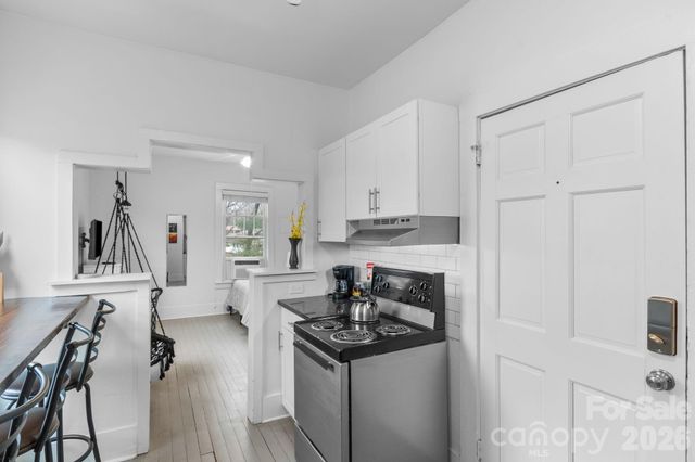 33 Vance Avenue, Black Mountain, NC 28711