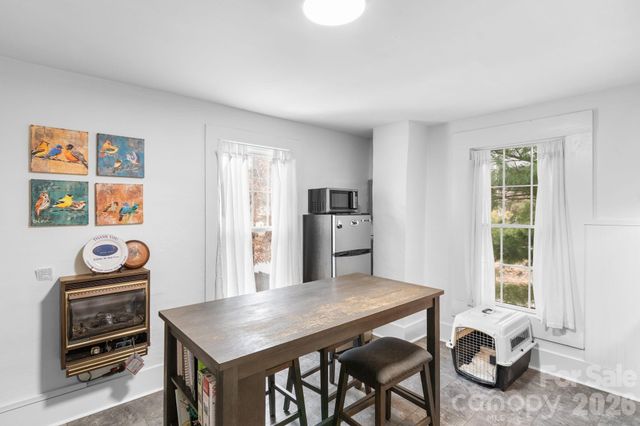 33 Vance Avenue, Black Mountain, NC 28711