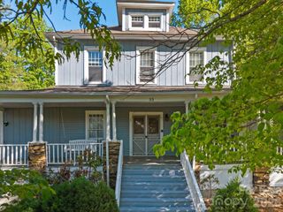 33 Vance Avenue, Black Mountain, NC 28711