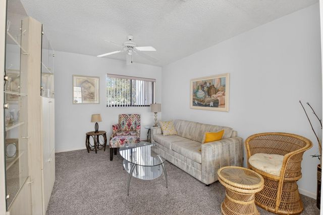 10279 N Circle Lake Drive 202, Boynton Beach, FL 33437