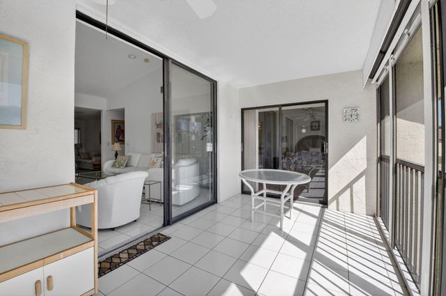 10279 N Circle Lake Drive 202, Boynton Beach, FL 33437