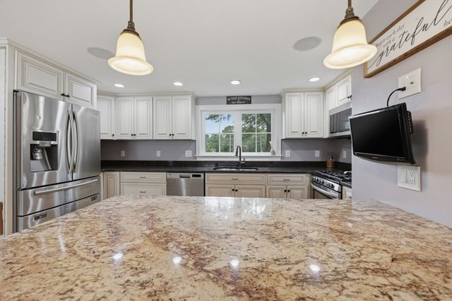 5 Laclede Avenue, Framingham, MA 01701