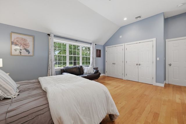 5 Laclede Avenue, Framingham, MA 01701