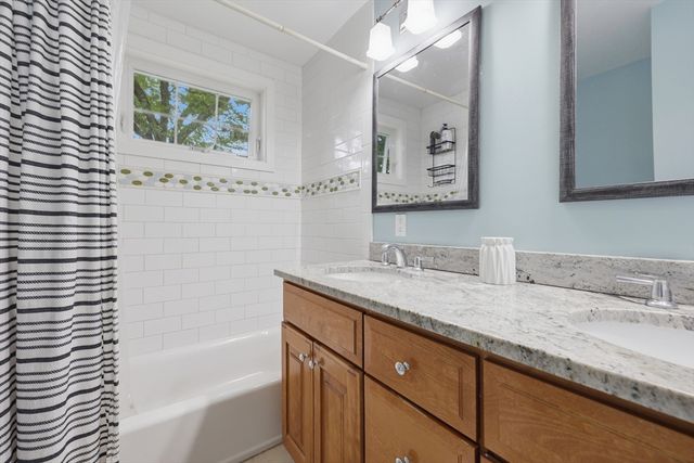 5 Laclede Avenue, Framingham, MA 01701
