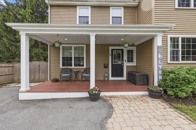 5 Laclede Avenue, Framingham, MA 01701