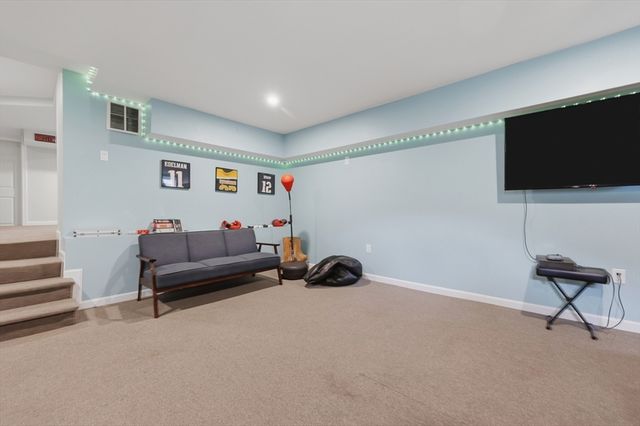 5 Laclede Avenue, Framingham, MA 01701