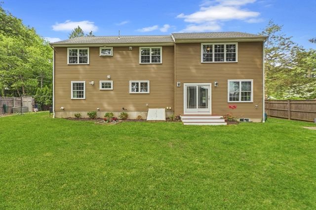 5 Laclede Avenue, Framingham, MA 01701
