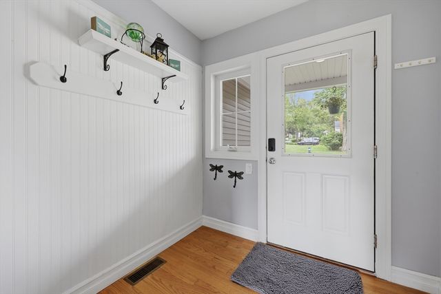 5 Laclede Avenue, Framingham, MA 01701