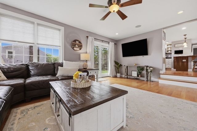 5 Laclede Avenue, Framingham, MA 01701