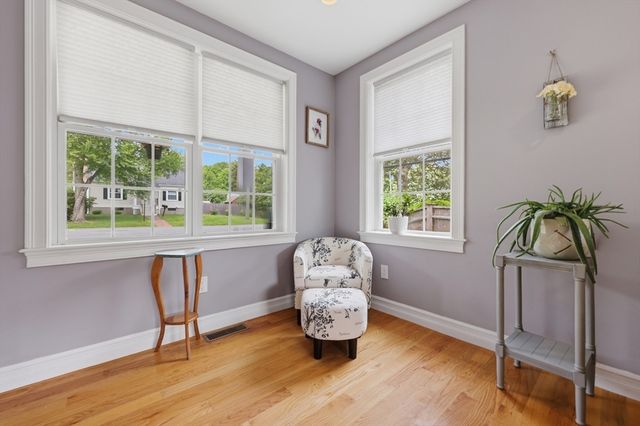 5 Laclede Avenue, Framingham, MA 01701