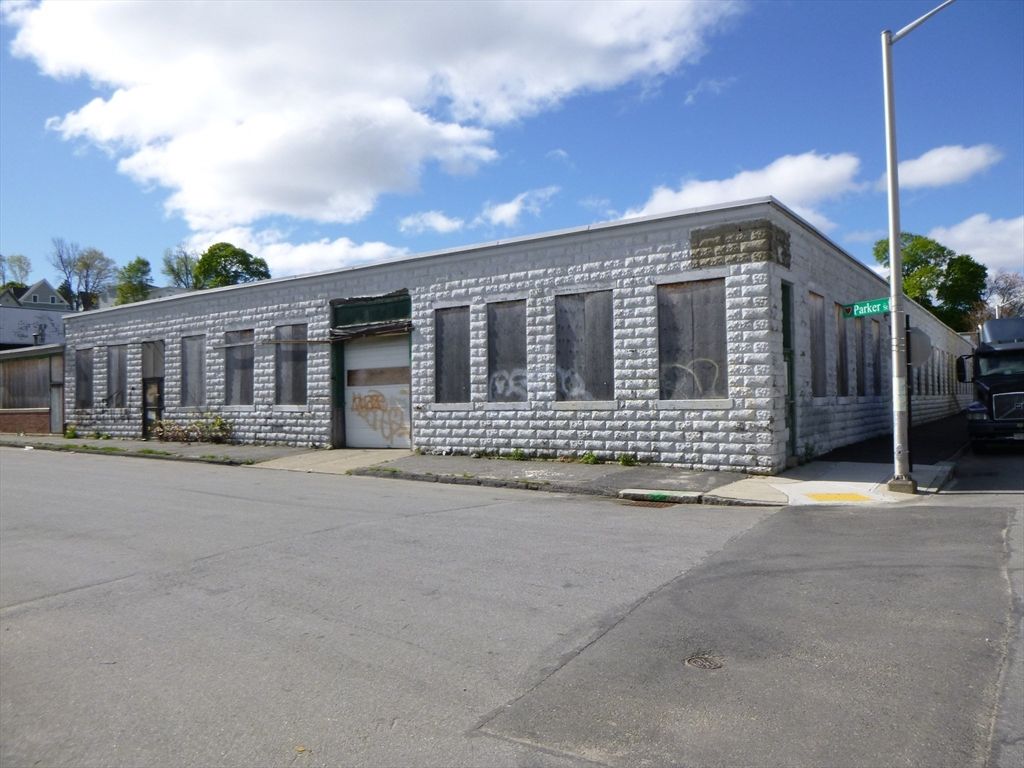 119 Dewey St, Worcester, MA 01610