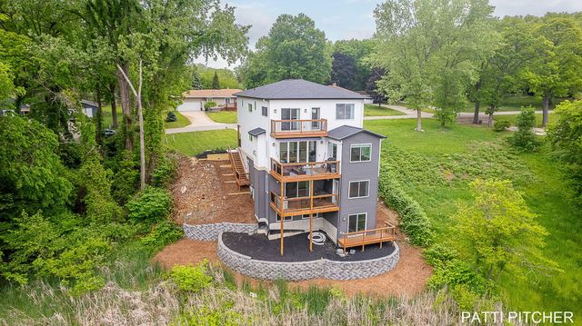 104 River Hills Drive, Holland Twp, MI 49424
