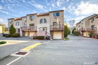 60 Lawn Avenue 20, Stamford, CT 06902