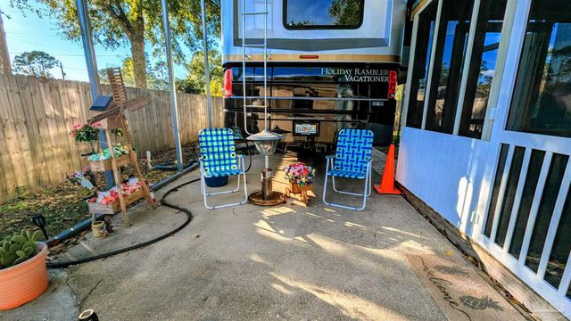 631 Escambia Dr, Lillian, AL 36549