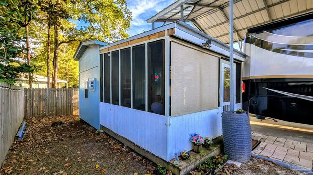 631 Escambia Dr, Lillian, AL 36549